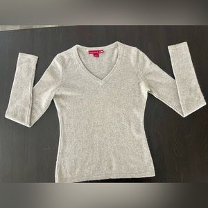 Wild about Cashmere Saks Fifth Avenue Long sleeve sweater size XS